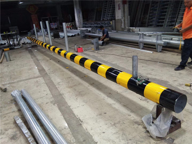 村口限高架限高2.5米禁止貨車進(jìn)入黃黑路跨限高桿3米道路龍門架